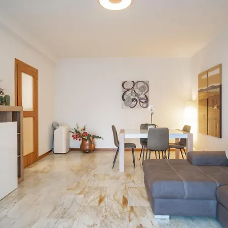 Isola - Near Viscontea Island Apartment