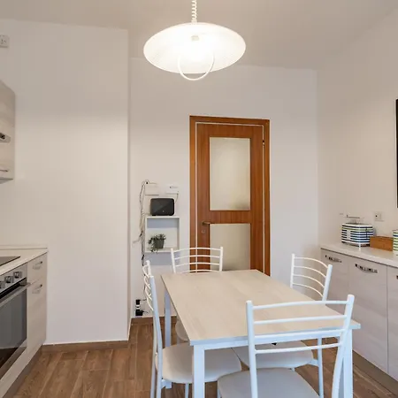 Isola - Near Viscontea Island Apartment *