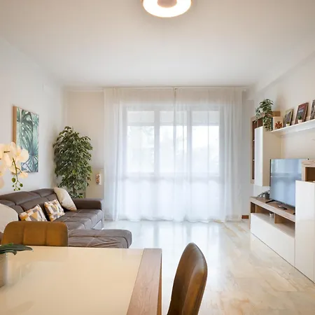 Isola - Near Viscontea Island Apartment Lecco