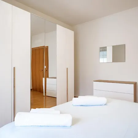 Isola - Near Viscontea Island Apartment *